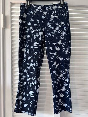 Lucy Size Medium Women’s Navy, Light Blue & White Cropped Workout Pants Capris